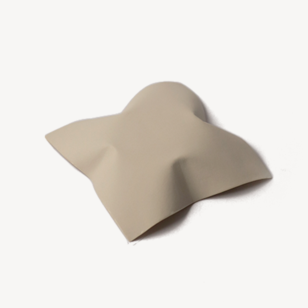 Wavy checkerboard handkerchief tray