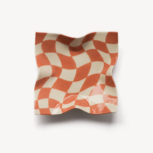 Wavy checkerboard handkerchief tray